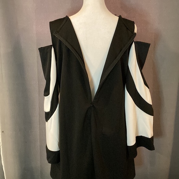 NWOT WOMENS SZ 1X LONG SLEEVE OFF SHOULDER BLOUSE OR MINI SKIRT - Picture 5 of 7